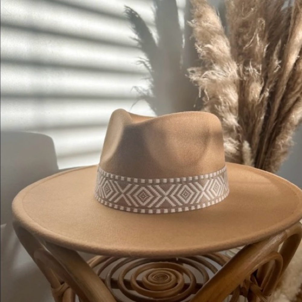 🤎NWT•Nanamacs Tan Hat•Western/Boho Design Band🤎